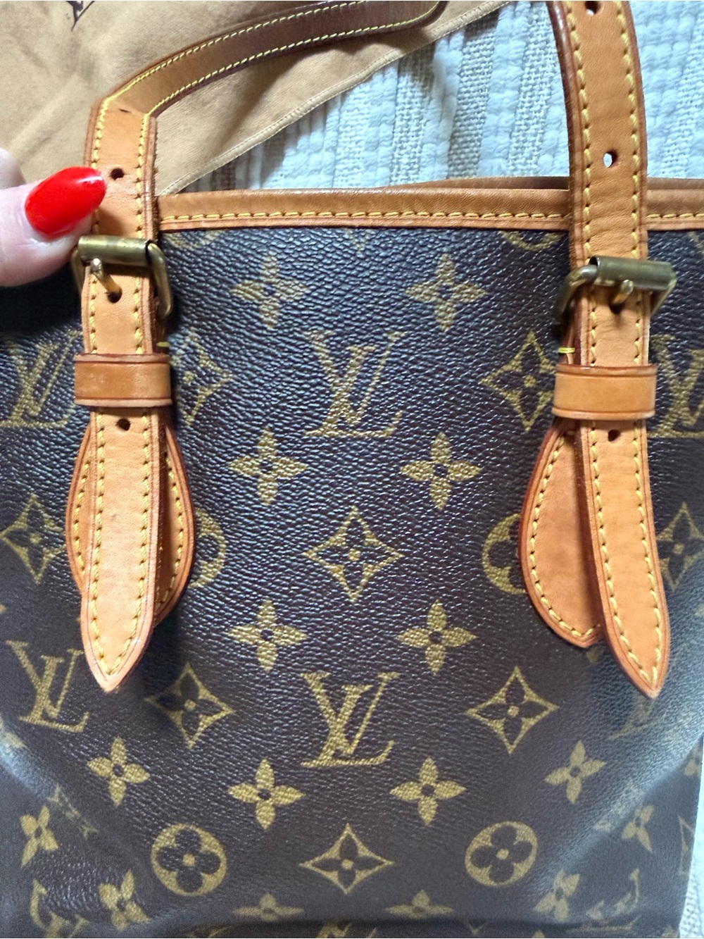 Louis Vuitton Monogram Bucket Tote in Brown and Tan Leather - Picture 9 of 12